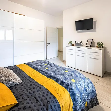 Ok10 - Spacious & Modern 3 Bed In Apartament *