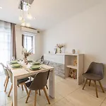Ok10 - Spacious & Modern 3 Bed In モスタ
