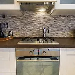 Ok10 - Spacious & Modern 3 Bed In *
