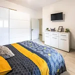 Ok10 - Spacious & Modern 3 Bed In アパート *