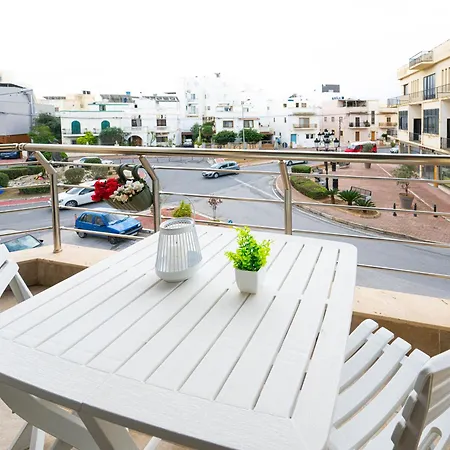 Ok10 - Spacious & Modern 3 Bed In Mosta Appartement *